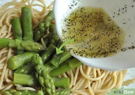 Приготовьте миску с лапшой из лосося Шаг 9