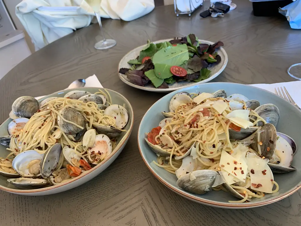 Как приготовить пасту вонголе: 10 шагов (с изображениями)