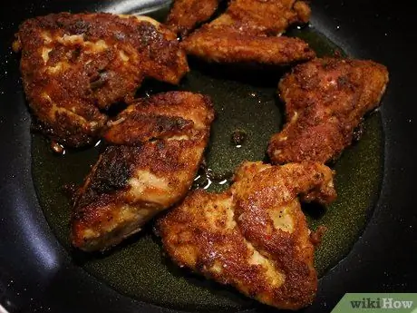 Приготовить жареную курицу в медленном огне Шаг 5