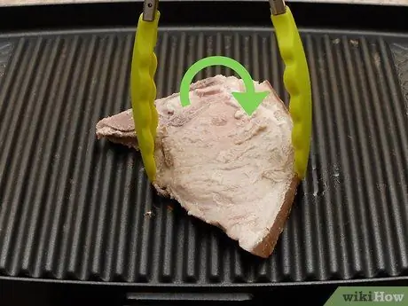 Приготовьте копченые свиные отбивные Шаг 8