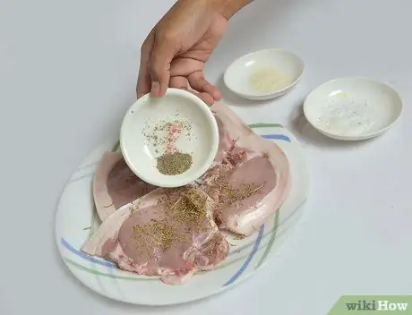 Готовьте свиные отбивные на плите Шаг 2