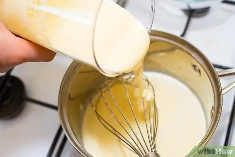 Приготовьте сахарный топпинг для крем-брюле Шаг 4