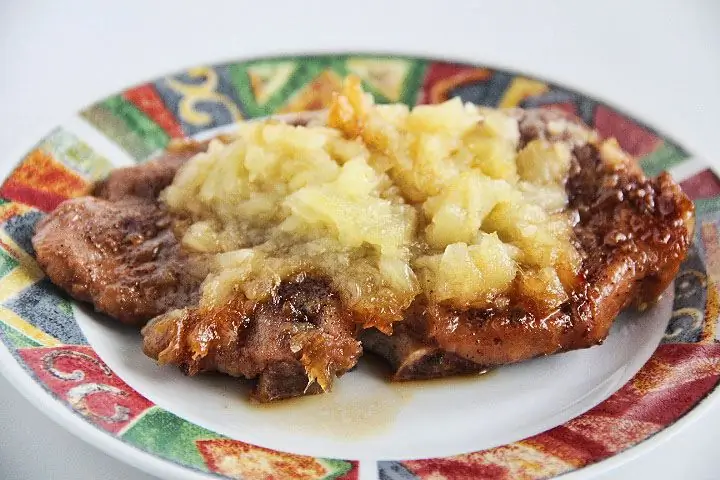 Как приготовить гавайские свиные отбивные: 7 шагов (с иллюстрациями)