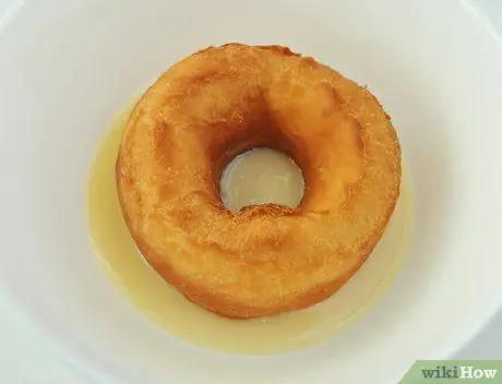 Сделать торт с пончиками Шаг 12