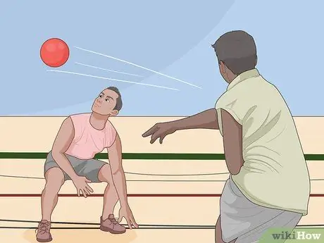 Играть в Dodgeball, шаг 5