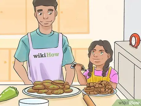 Убедите родителей отпустить вас за покупками с другом Шаг 17