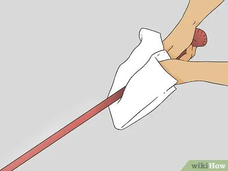 Отрегулируйте походные палки, шаг 1