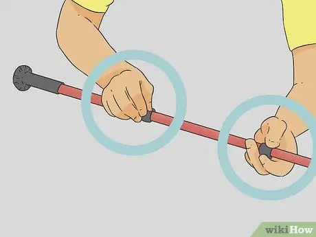 Отрегулируйте походные палки, шаг 2