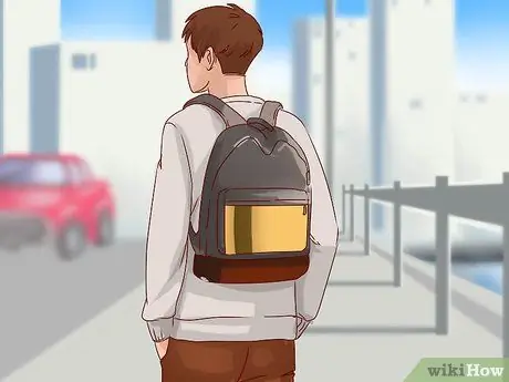 Наденьте рюкзак. Шаг 3