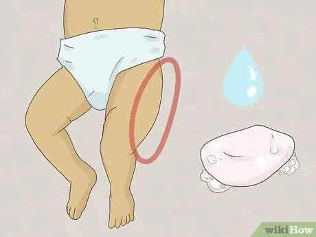 Сделайте новорожденному внутримышечную инъекцию, шаг 4