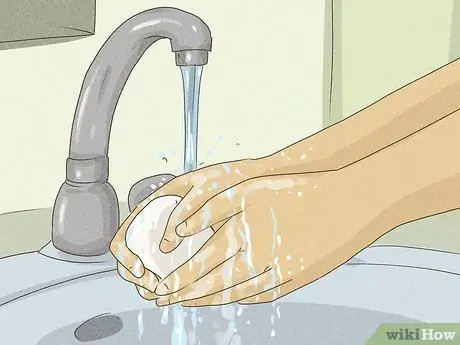 Сделайте новорожденному внутримышечную инъекцию, шаг 5