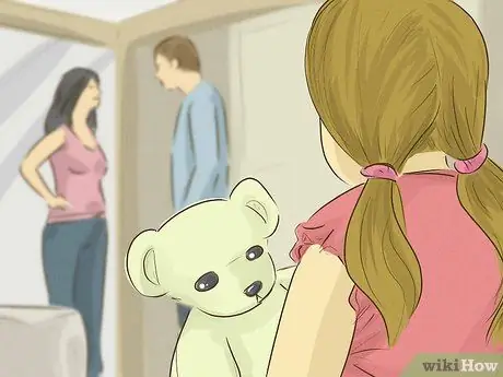 Реагируйте, если ваш маленький ребенок ударил вас Шаг 11