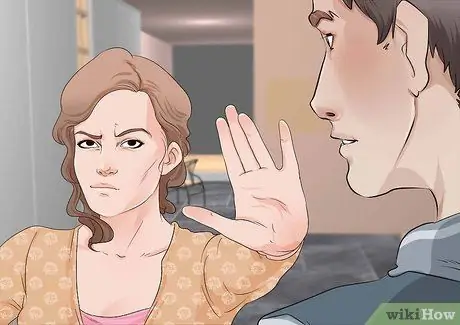 Живите с чрезмерно критичным человеком Шаг 13