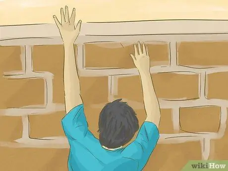 Подняться на стену Шаг 2