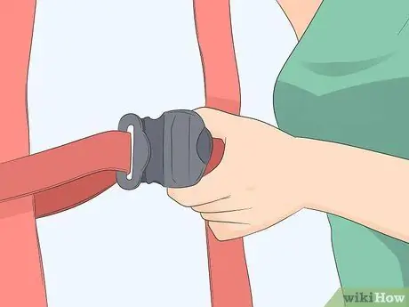 Носите ремни безопасности на все тело Шаг 3