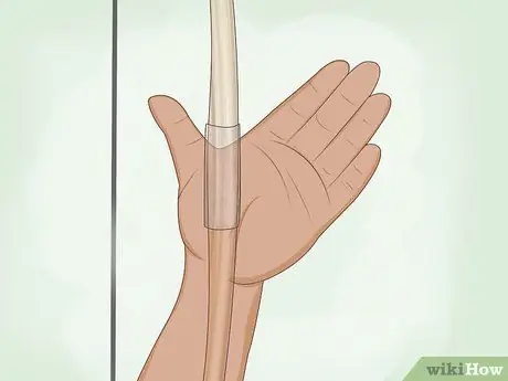 Держите лук для стрельбы из лука Шаг 11