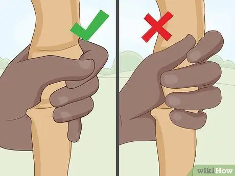 Держите лук для стрельбы из лука Шаг 9