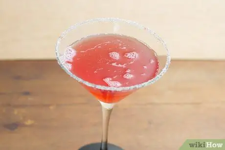 Приготовить клубничный мартини Шаг 13