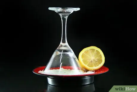 Приготовить банановую маргариту Шаг 2