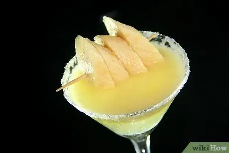 Приготовить банановую маргариту Шаг 7
