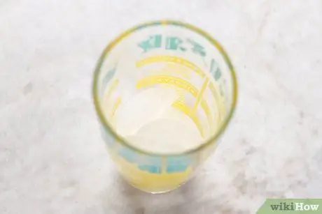 Приготовьте коктейль со взбалтыванием, шаг 2