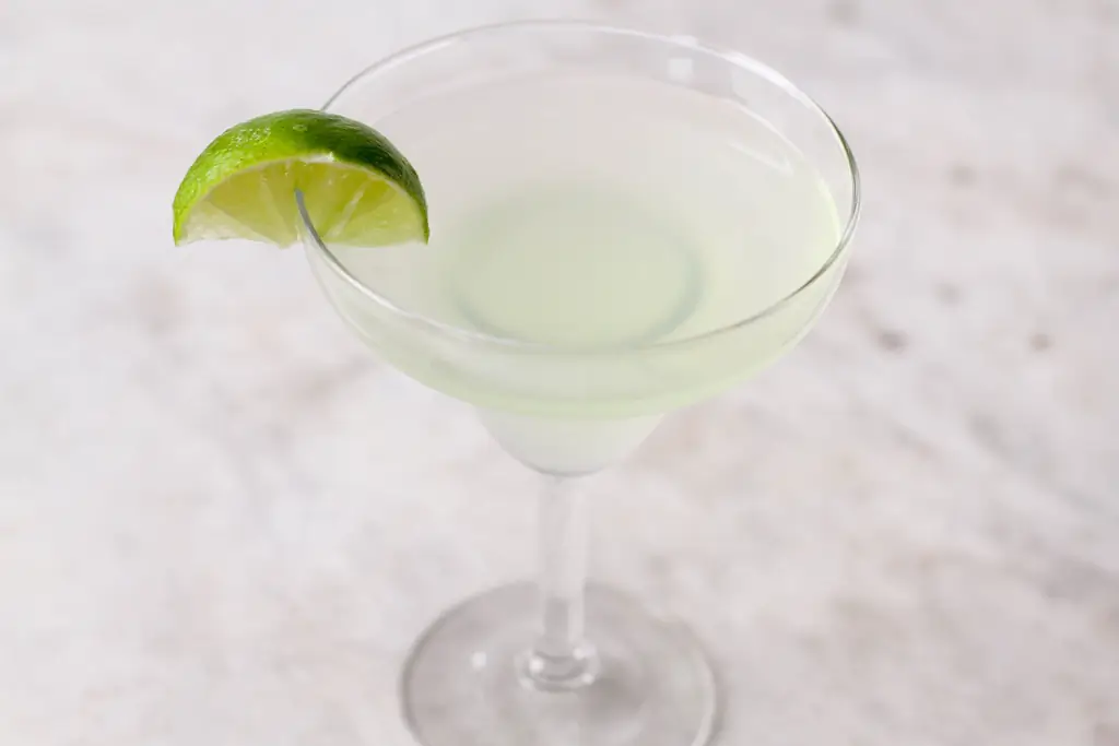 Как приготовить коктейль: 9 шагов (с иллюстрациями)