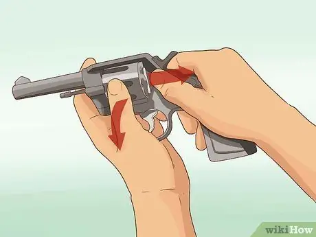 Стрелять из револьвера Шаг 2