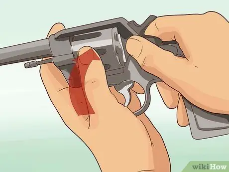 Стрелять из револьвера Шаг 5