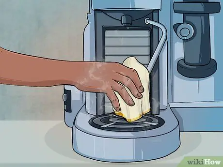 Используйте коммерческую эспрессо-машину Шаг 12