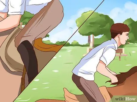 Перейти верхом на лошади Шаг 1