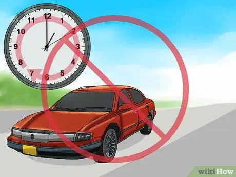 Успокойте нервную собаку в машине Шаг 13