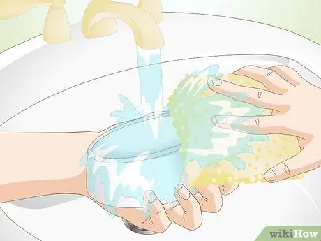 Очистите клетку для кроликов Шаг 10