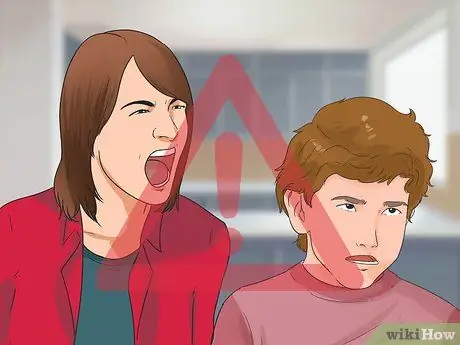 Убедите маму сделать пирсинг в уши, шаг 8