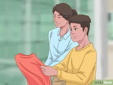 Попросите родителей разрешить вам носить одежду для девочек Шаг 9