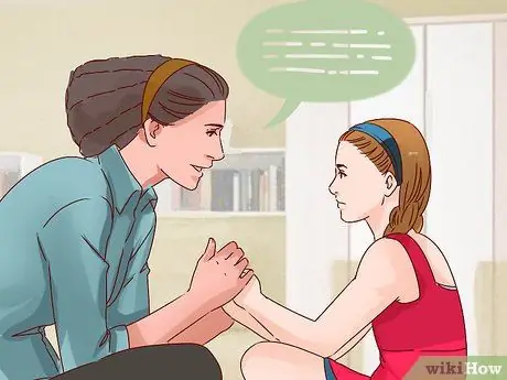 Убедите маму разрешить вам побрить ноги (девочка) Шаг 2