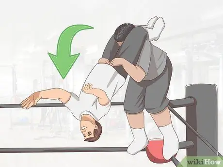 Выполните Hurricanrana в Pro Wrestling Step 7