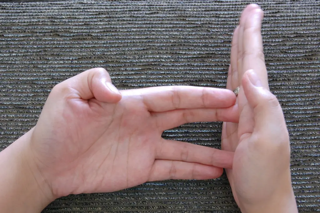 Как нанести удар в глаз