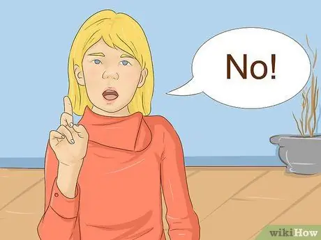 Защищайтесь во время драки в школе Шаг 2