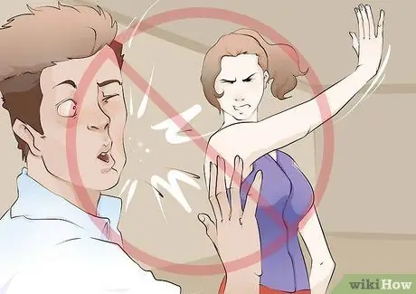 Разберись с мальчиками, которые одержимы твоими сиськами, шаг 4