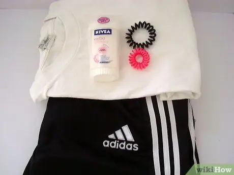 Упакуйте спортивную сумку в школу (для девочек), шаг 2