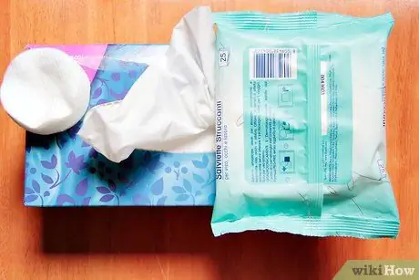 Используйте холодный крем для уменьшения прыщей Шаг 11