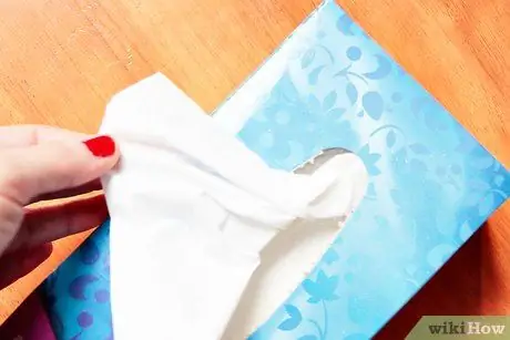 Используйте холодный крем для уменьшения прыщей Шаг 4