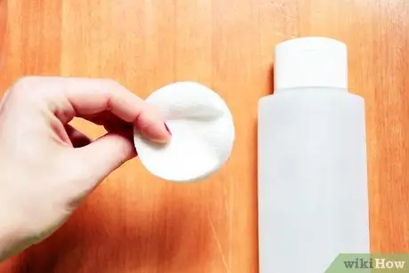 Используйте холодный крем для уменьшения прыщей Шаг 5