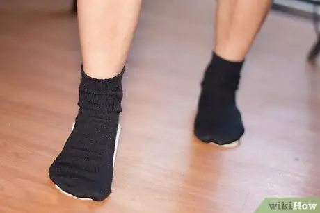 Сделайте кроссовки в стиле минимализма в прохладную погоду Шаг 12