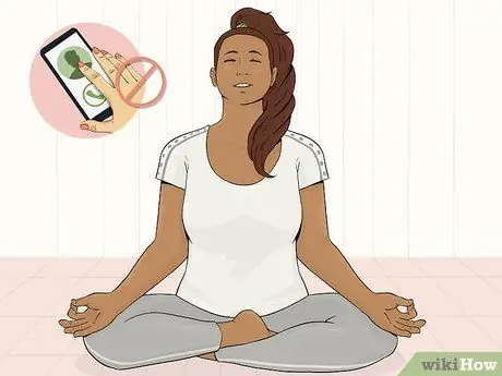 Будьте осторожны в том, чтобы заставить парня позвонить вам Step 12