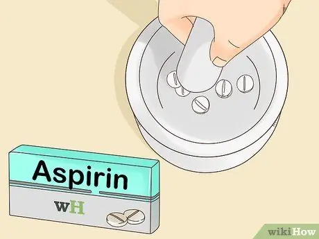 Удаление покраснения прыща Шаг 3