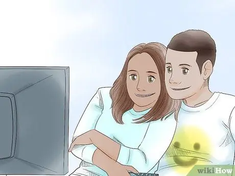 Заставь парня пообщаться с тобой Шаг 8