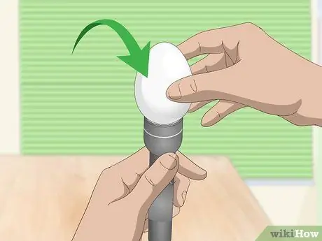 Как определить живые или мертвые утиные яйца Шаг 3