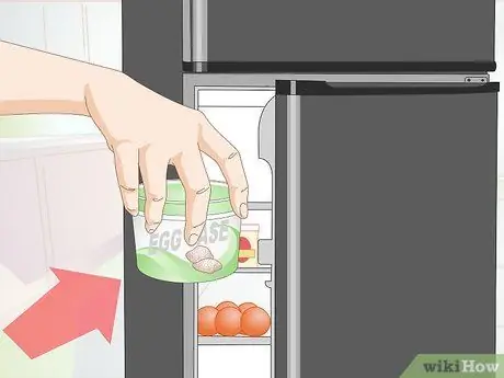 Держите питомца богомола без клетки Шаг 6