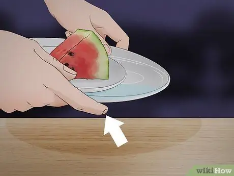 Привлечение бабочек фруктами Шаг 8